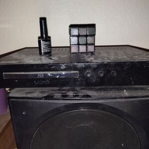 Black Vizio Blu-ray Player